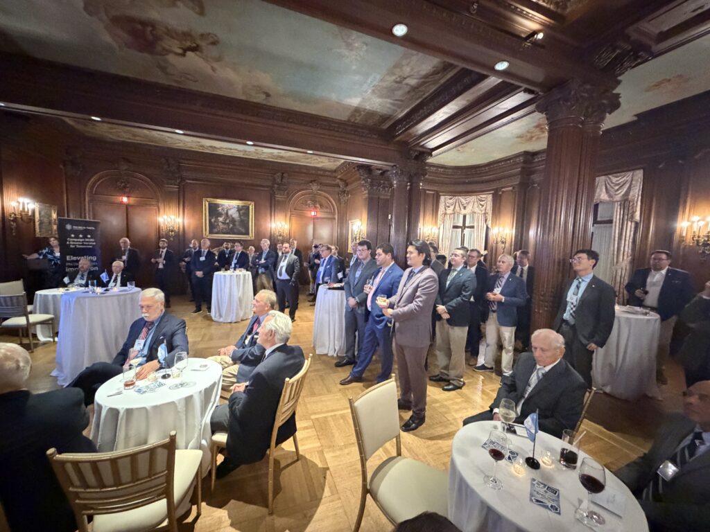 Phi Delta Theta DC Reception Room2
